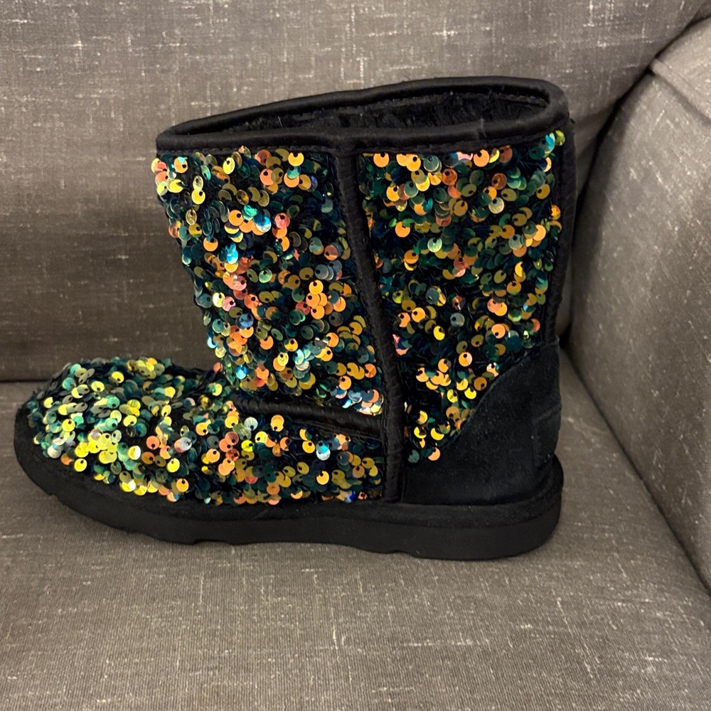 UGG Classic Short Stellar Sequin Boots - Picture 4 of 9